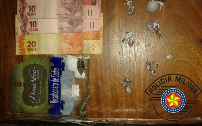 POLÍCIA MILITAR PRENDE POR CRIME DE TRÁFICO DE DROGAS