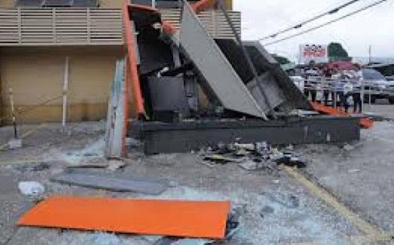 MORADORES DE BURÍ FICARAM ASSUSTADOS COM A EXPLOSÃO DO CAIXA ELETRÔNICO