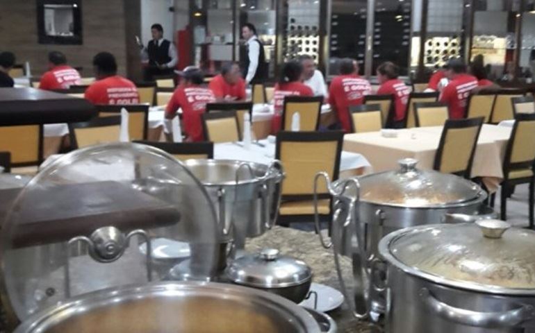 A CÚPULA DA ?CUT? COMEMOROU SEUS ATOS DE VANDALISMO NA CHURRASCARIA PAMPA EM BRASÍLIA.