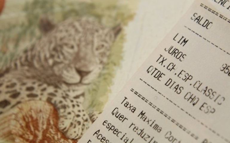 Juros do cheque especial chegam ao recorde de 300,8% ao ano