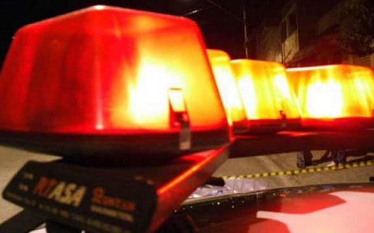 Mãe finge ser o filho em mensagens de celular e ajuda a prender pedófilo