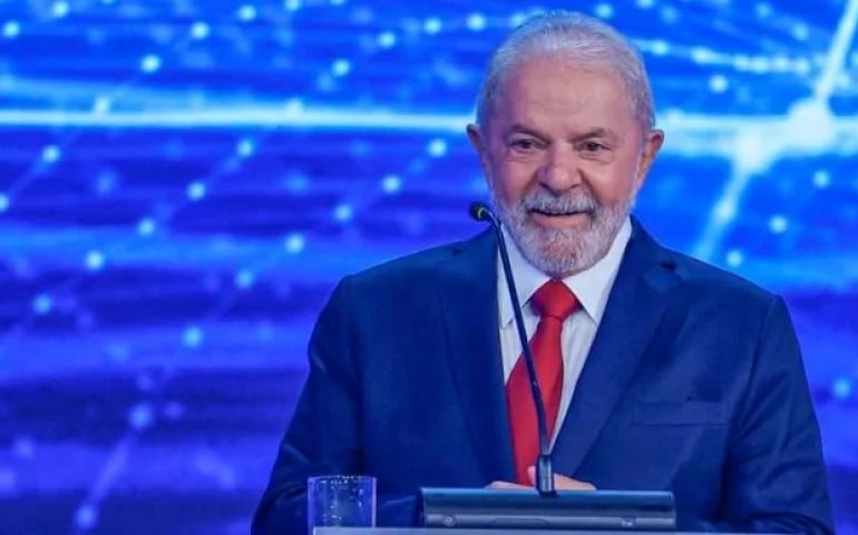 Lula deixa escapar o perigo que representa e fala em nova Constituinte