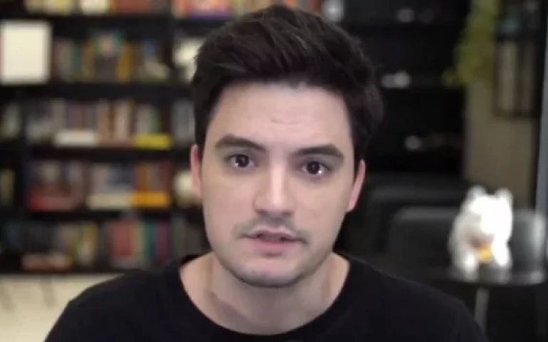 Hacker invade rede social de Felipe Neto, descobre algo espantoso e faz alerta