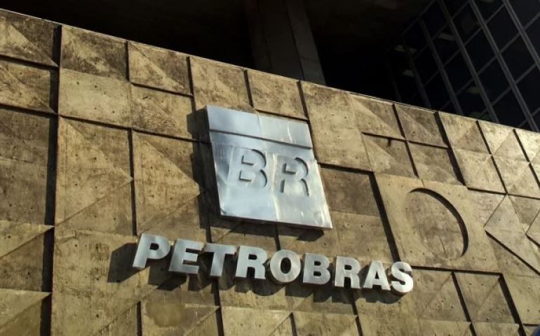 Ações da Petrobras derretem e um grave alerta aos investidores vem à tona