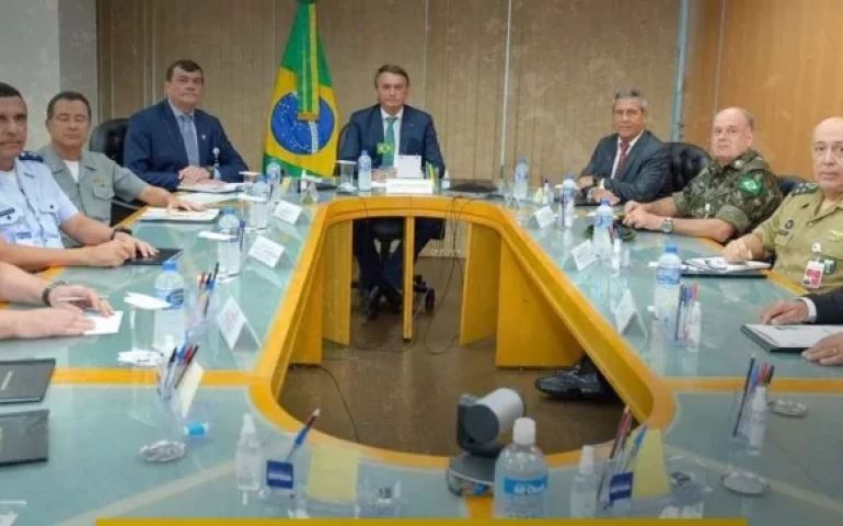 AO VIVO: Coincidência? Bolsonaro se reúne com Comandantes das Forças Armadas logo após decisões de M