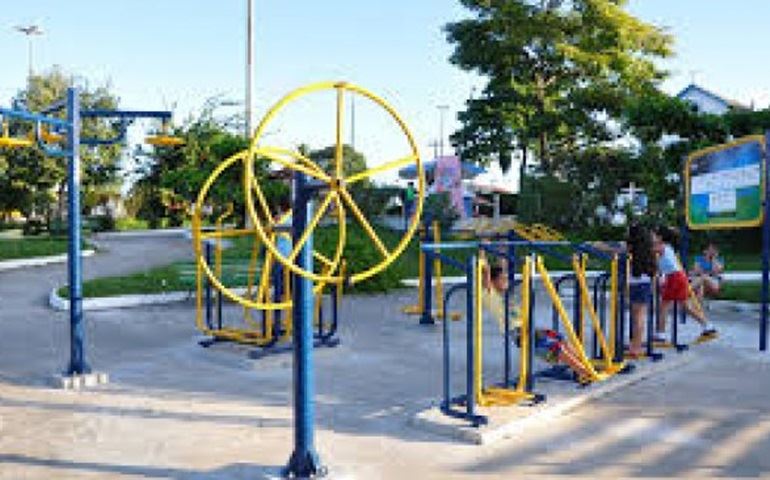 Vereador Ernesto faz indicações ao Prefeito para viabilizar aparelhos ginásticos no Jardim Tropical