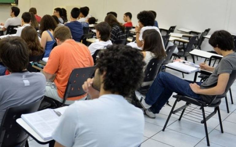 55% dos jovens acha que crise do Fies dificulta fazer faculdade