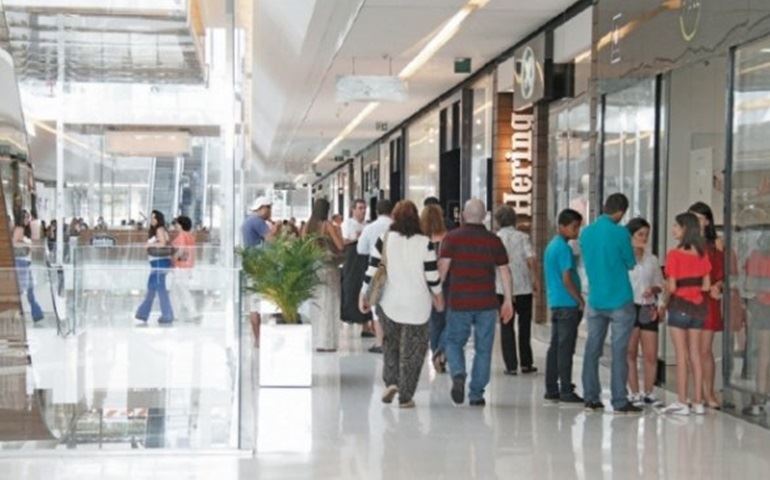 Situação financeira ruim de varejistas pressiona shoppings