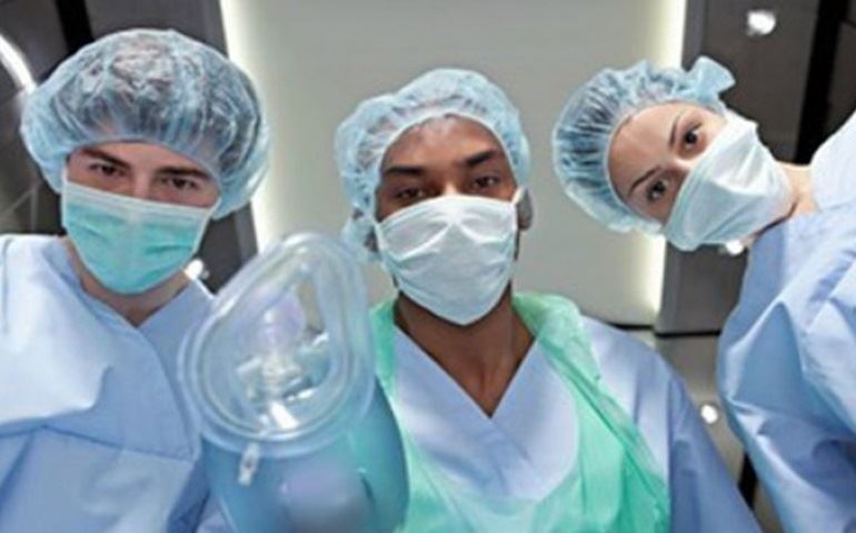 MÉDICOS RECÉM FORMADOS PODERÃO FICAR DOIS ANOS ATENDENDO NO SUS.