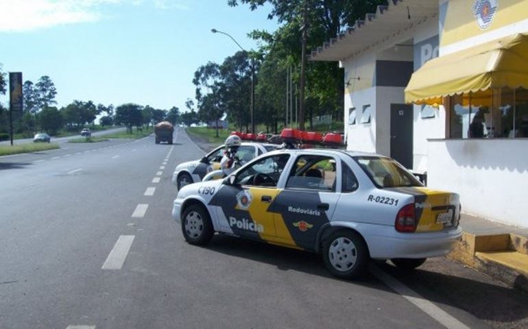 POLICIA RODOVIÁRIA DE PARDINHO PRENDE MAIS UM CARRO ROUBADO