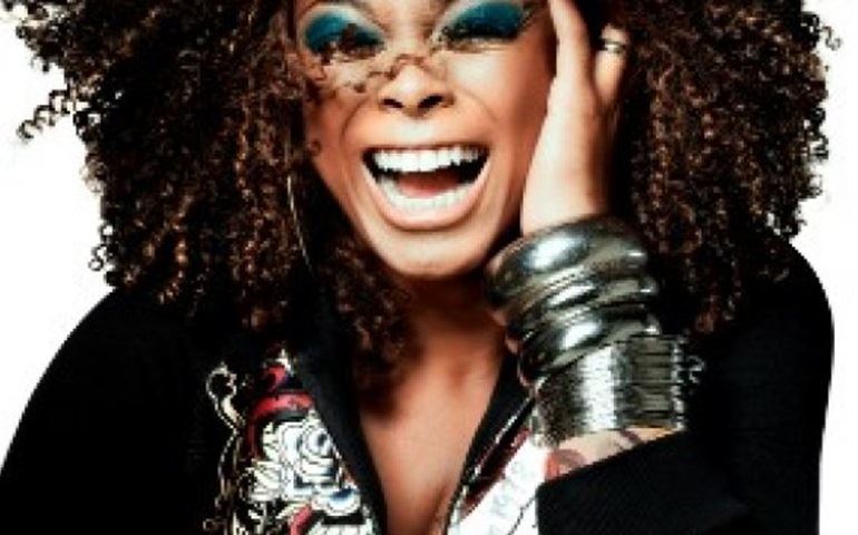 PAULA LIMA SE APRESENTA HOJE NA CONCHA ACÚSTICA EM AVARE