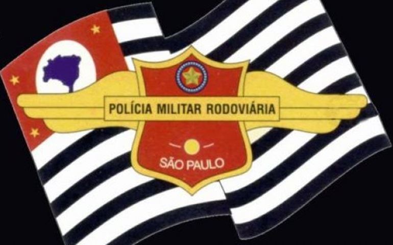 CAPOTAMENTO NA CURVA DA STA. ROSA DO ARANDU MORRE UM E OUTRO FICA EM ESTADO GRAVE.