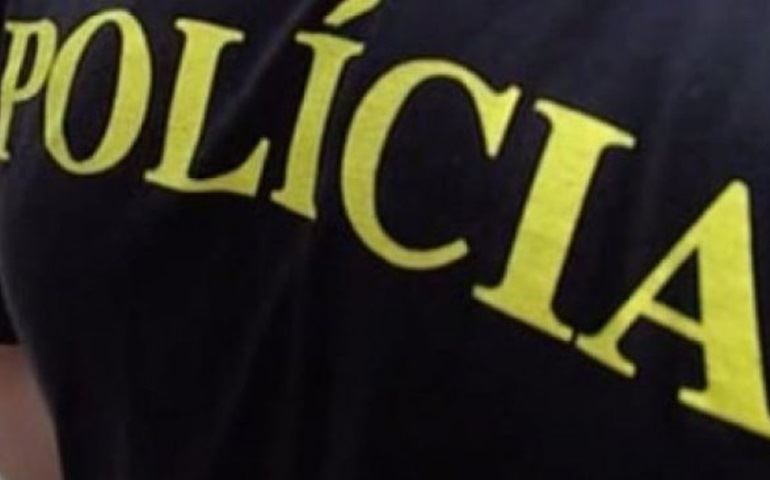 Polícia prende dois suspeitos de assaltarem loja em Itaí