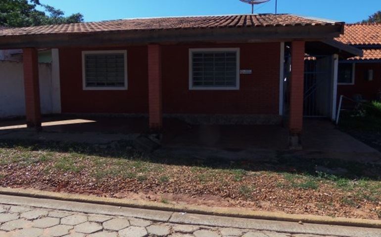 Moradores do Costa Azul estão preocupados com vândalos e com a falta de policiamento.