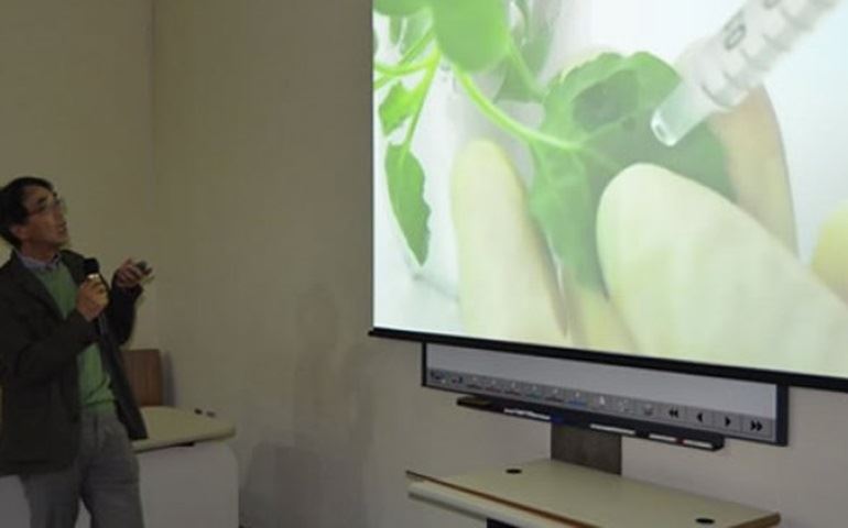 PROFESSOR JAPONÊS FAZ VISITA A UNESP - BOTUCATU