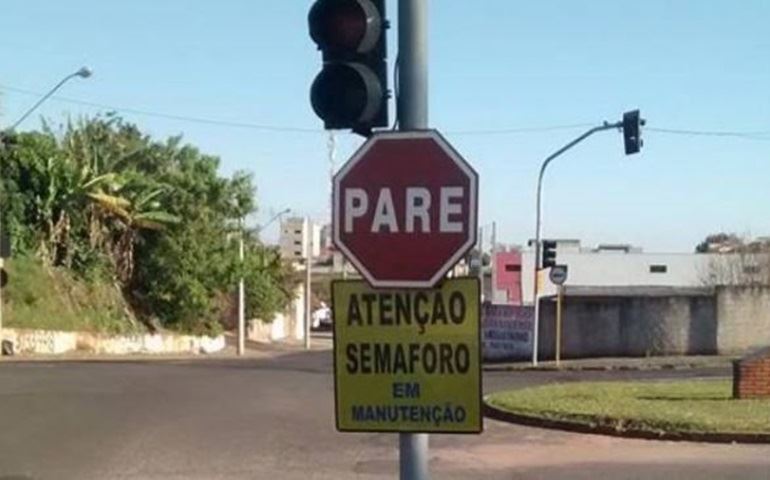 Prefeitura não consegue resolver problemas de semáforos