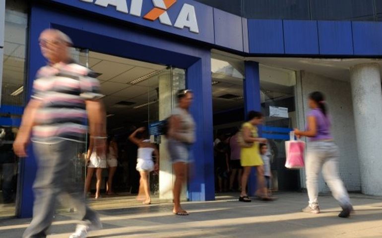 Lei municipal pode estipular prazo e forma de atendimento em bancos