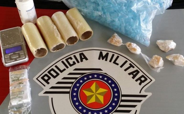 Jovem de 18 anos é suspeito de vender entorpecentes na Cohab 2