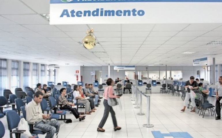 Contribuinte corre ao INSS para calcular aposentadoria