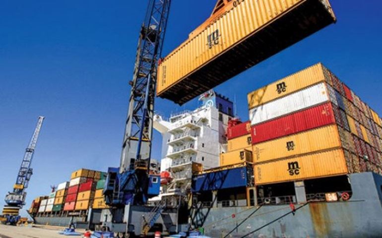 Balança comercial tem superávit de US$ 4,861 bilhões