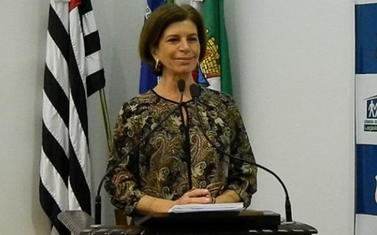 Rosangela desmente Denílson sobre devolução de dinheiro