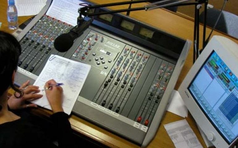 EMISSORAS CONTESTAM MUDANÇAS NA LEGISLAÇÃO PARA RÁDIO COMUNITÁRIAS