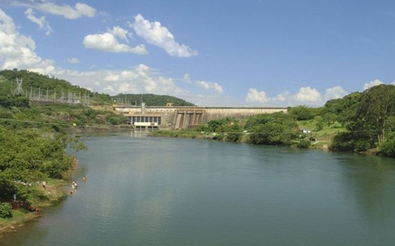 Rio Paranapanema recebe 300 mil novos peixes nesta semana