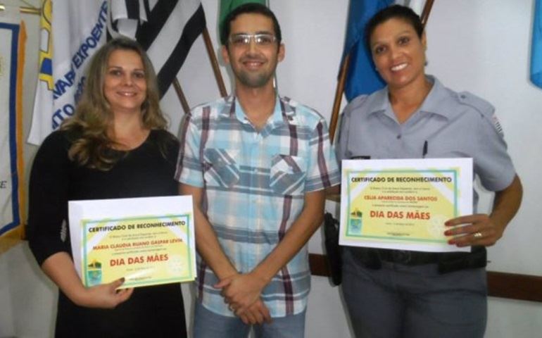 ROTARY HOMENAGEIA POLICIAIS.