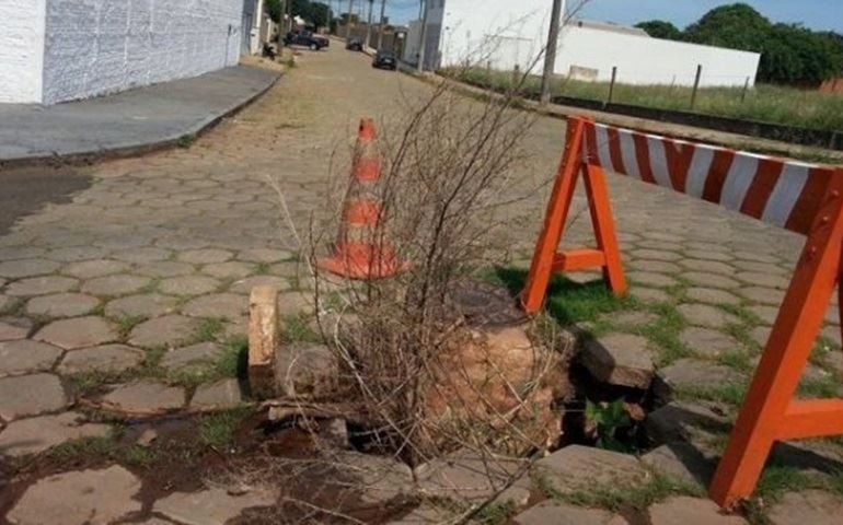 Prefeito aumenta multa para empresa que danificar pavimentação