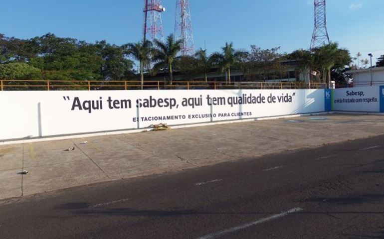 CRIME AMBIENTAL: Sabesp contamina nascente de água no Bairro Vera Cruz em Avaré.