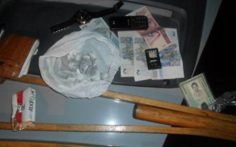 Deficiente físico é detido em Itaí por suspeita de tráfico de drogas