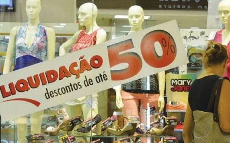 Vendas do varejo têm queda real de 6% em fevereiro, diz IDV