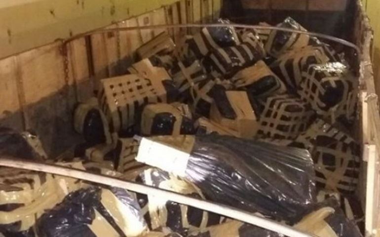 Polícia apreende mais de 9 toneladas de maconha em rodovia de Piraju