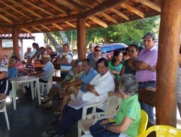 PREFEITO PROMETEU QUE MORADORES ESCOLHERIAM O REPRESENTANTE DO COSTA AZUL. (mentira)