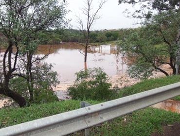 RODOVIA SP255 CORRE O RISCO DE ROMPER 