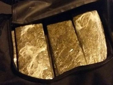 Polícia Rodoviária flagra casal com 20 tabletes de maconha em táxi