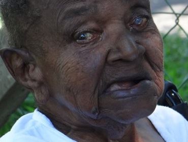 Tia Aninha pode ser uma das mulheres mais velhas do mundo 110 anos.