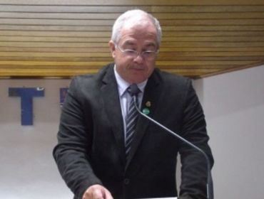 Elevatória da Sabesp estaria jogando dejetos no Lago Berta Bannwart