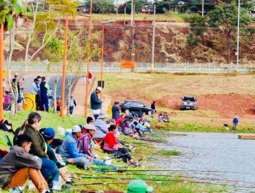 Prefeitura promove pesca no Lago da Brabância