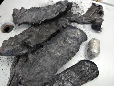 Papel carbono na maconha escondida na genitália, talvez uma tentativa de burlar scanner do presídio