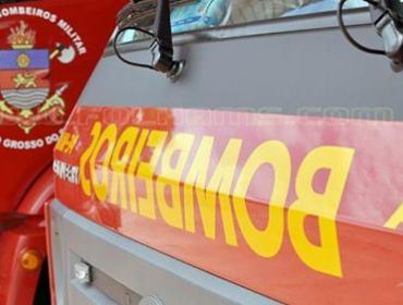 Bombeiros resgatam mulher com a perna presa em bueiro no centro de Avaré
