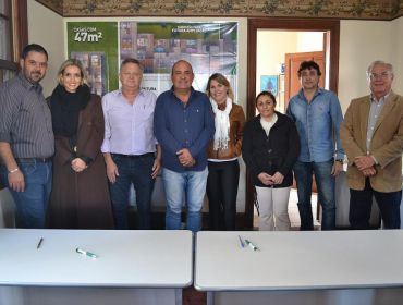 Futuros moradores assinam contrato do Residencial Água Branca III