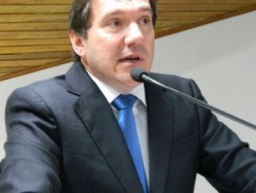 “SE ENTRAR POR UMA PORTA EU SAIO PELA OUTRA”