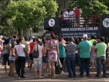 Funcionários da Prefeitura de Avaré decidem cruzar os braços