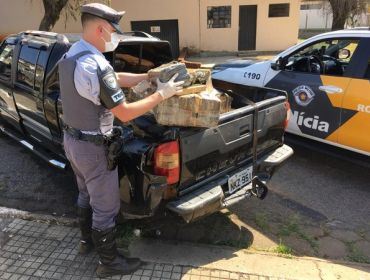 Polícia Rodoviária apreende mais de 200 quilos de maconha após caminhonete capotar em rodovia