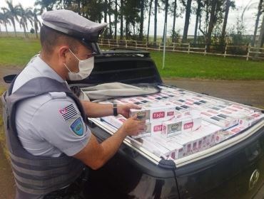Idoso é preso por transportar caixas de cigarros contrabandeados em rodovia de Itapetininga