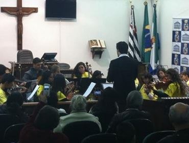 O Vereador Ernesto Albuquerque parabeniza entidades de ensino   
