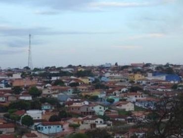 Ladrões assaltam mercado e fogem de bicicleta em Itaí