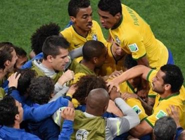  Brasil vence Croácia na abertura da Copa do Mundo