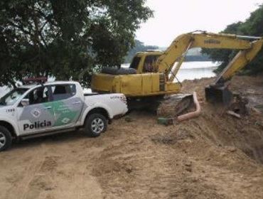 Polícia Ambiental multa empresa por extração de argila
